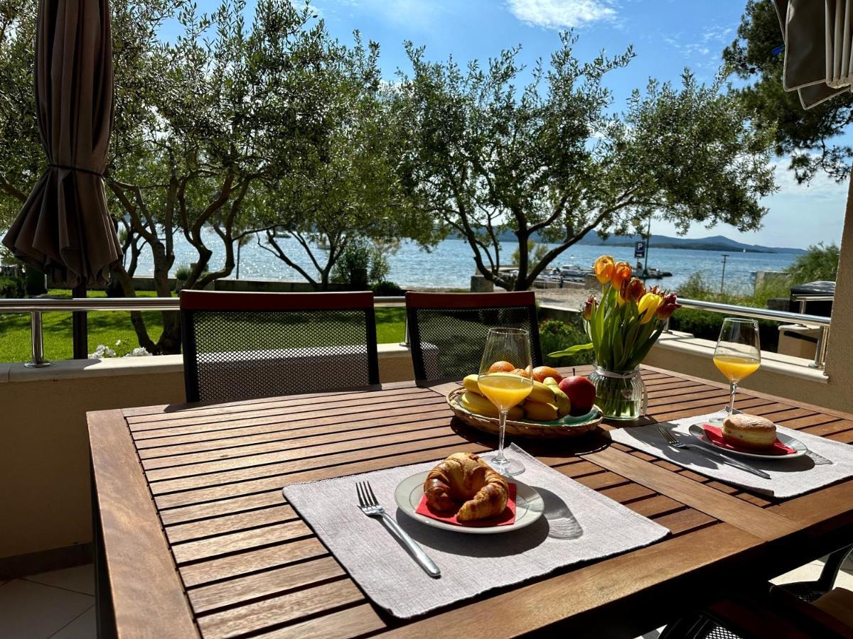Apartmani Roko Biograd Na Moru Eksteriør bilde