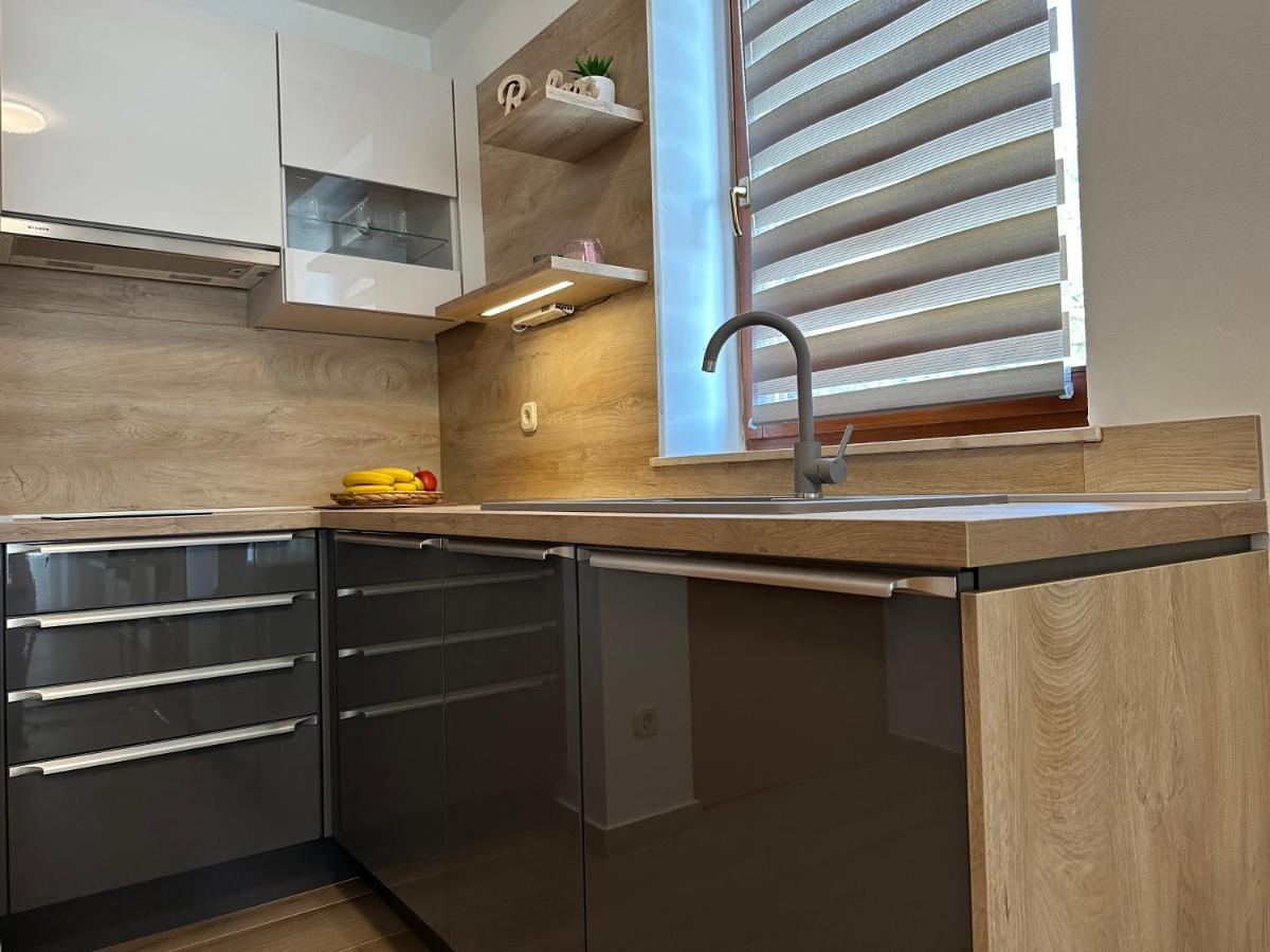 Apartmani Roko Biograd Na Moru Eksteriør bilde