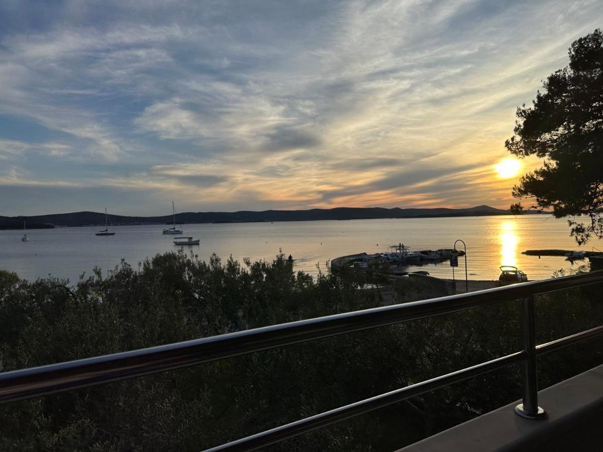 Apartmani Roko Biograd Na Moru Eksteriør bilde