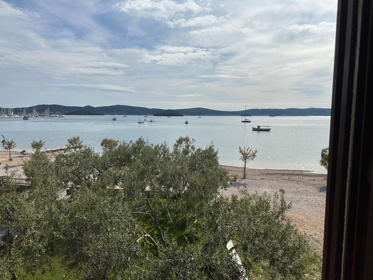 Apartmani Roko Biograd Na Moru Eksteriør bilde